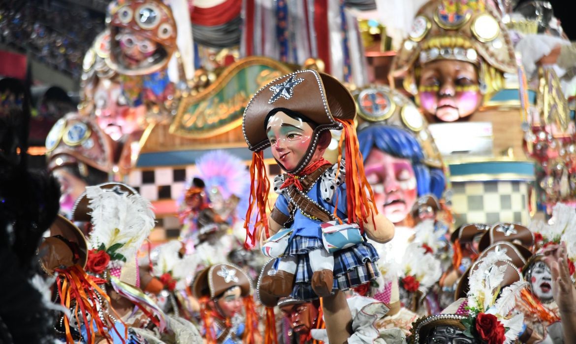 O título deste ano reforçou a consagração do carnavalesco Leandro Vieira como personagem histórico do carnaval carioca