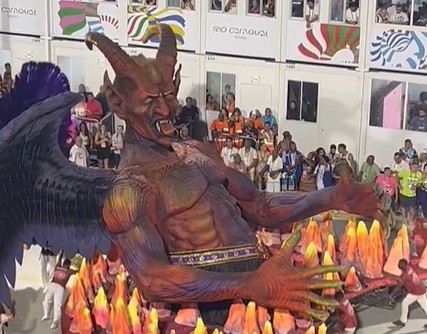 Rio: Acadêmicos do Salgueiro gera polêmica com 'demônio' em desfile no Carnaval