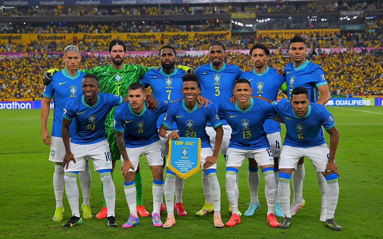 Casemiro voltou a vestir a camisa da Seleção (Foto: Rodrigo Buendia/AFP)