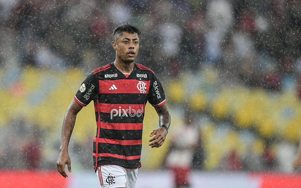 Bruno Henrique em ação pelo Flamengo (Foto: Thiago Ribeiro/AGIF)