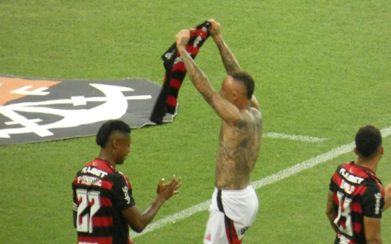 Cebolinha comemorando gol pelo Flamengo (Foto: Lucas Bayer/Lance!)