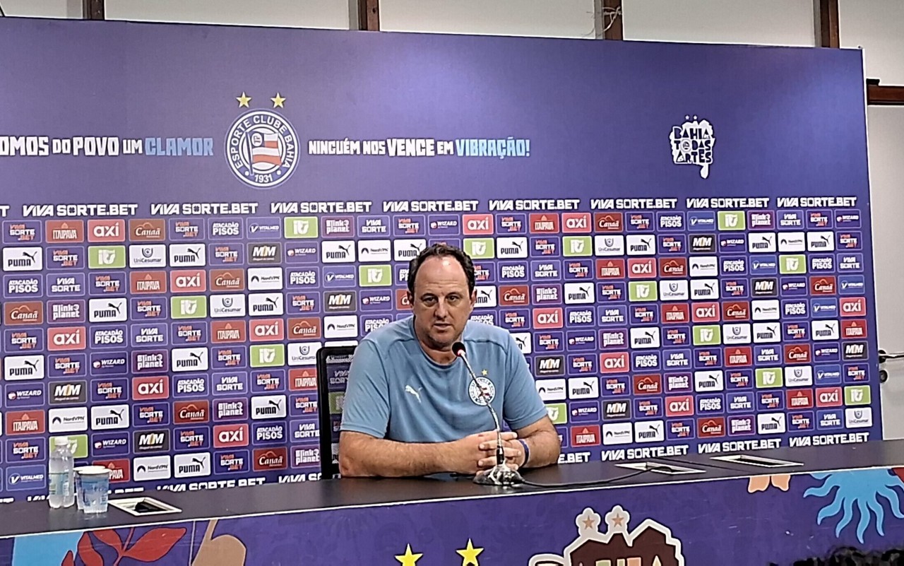 Rogério Ceni durante entrevista coletiva na Arena Fonte Nova (Foto: Rafael do Carmo / Lance!)
