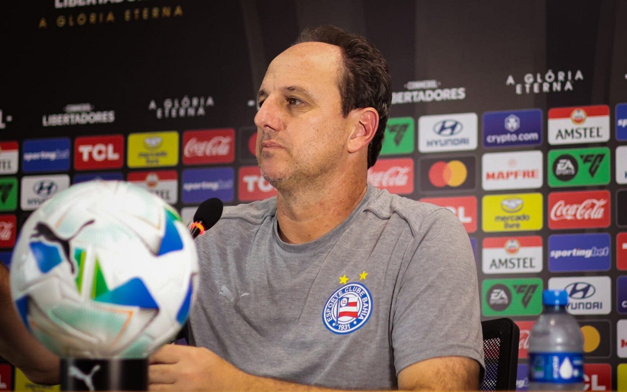 Rogério Ceni em entrevista coletiva (Foto: Letícia Martins / EC Bahia)