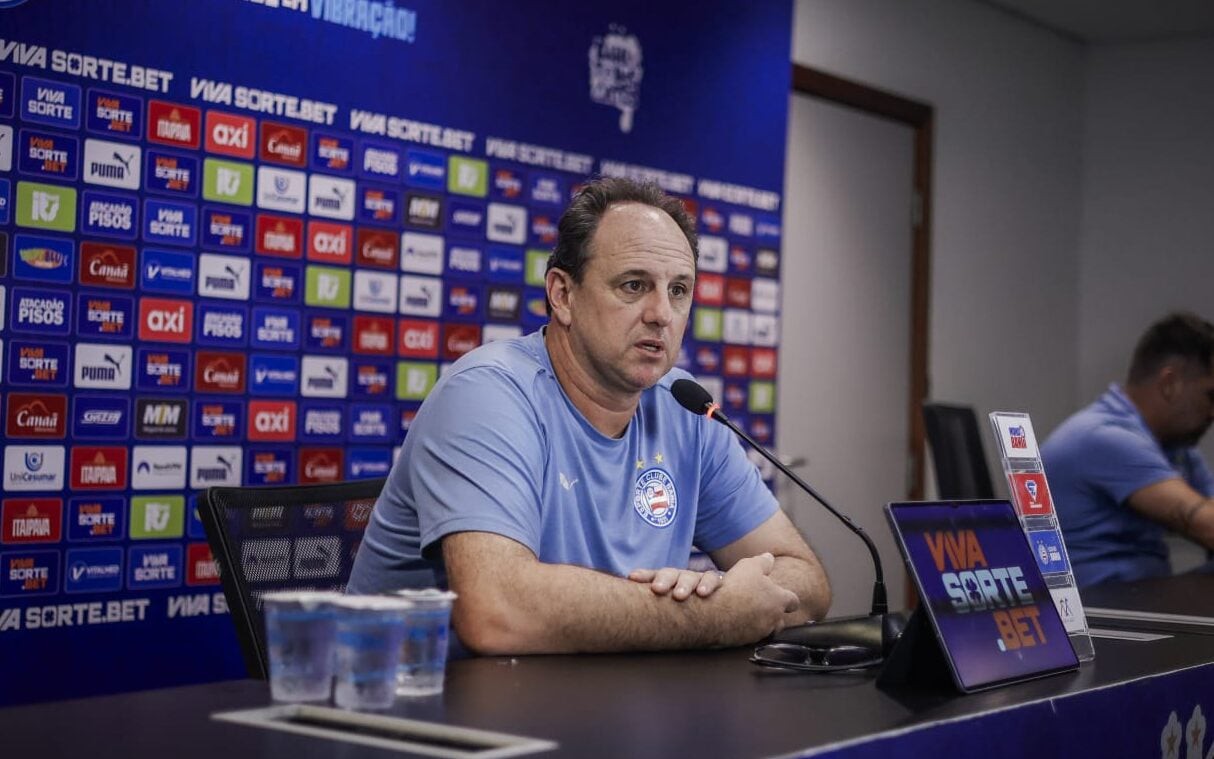 Rogério Ceni em coletiva após vitória contra o Ceará (Foto: Rafael Rodrigues / EC Bahia)