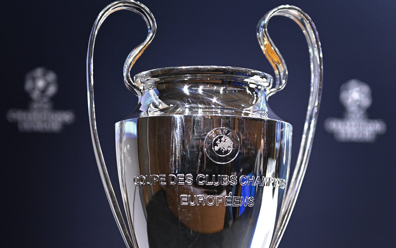 A cobiçada taça da Uefa Champions League (Foto: Fabrice Coffrini/AFP)