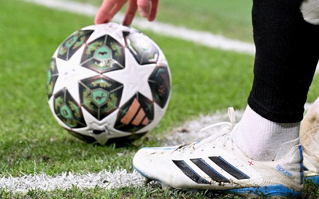 Bola da Champions League não possui chip (Foto: Reprodução/Champions League)