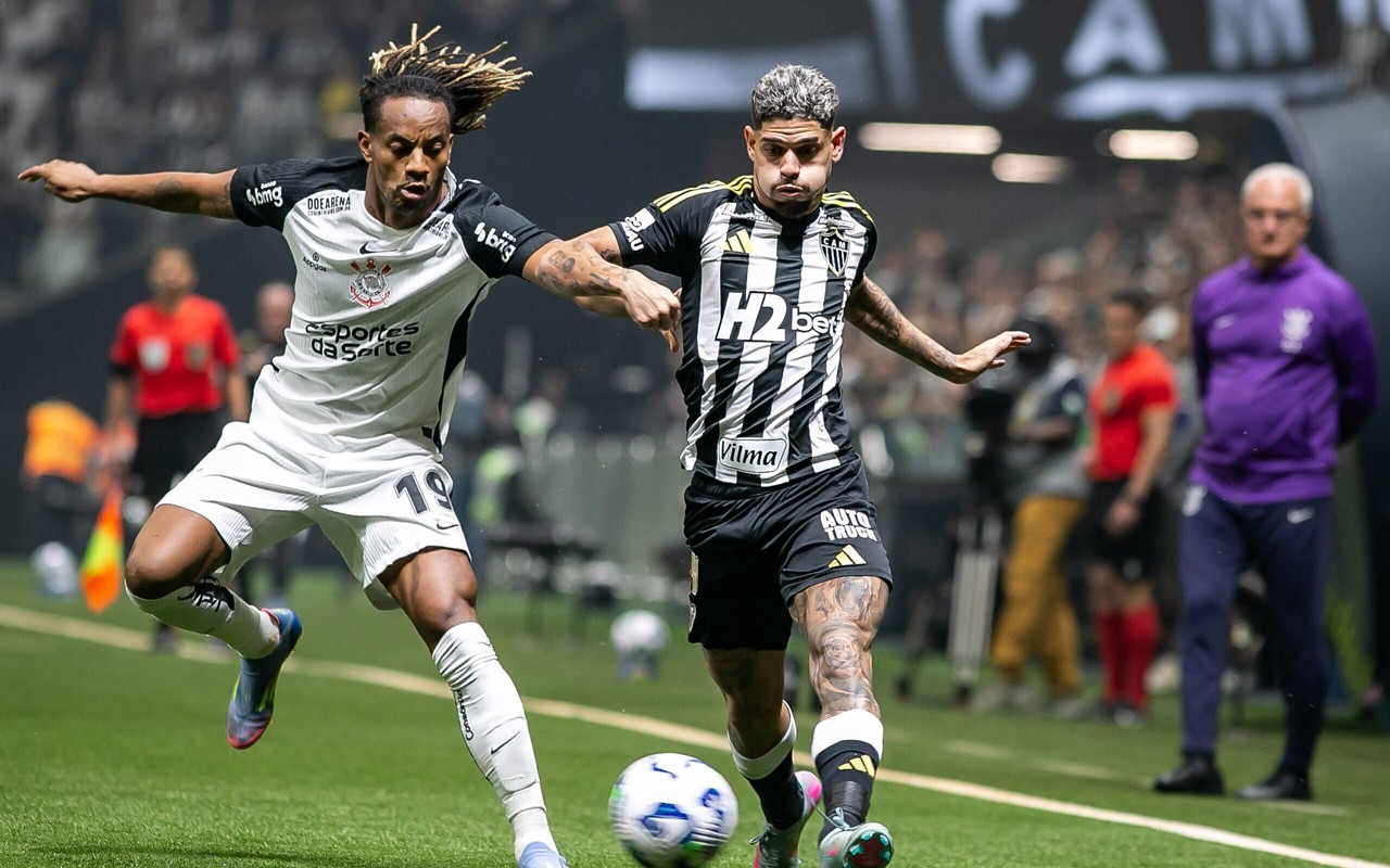Atlético-MG e Corinthians se enfrentam pela décima rodada do Brasileirão (Foto: Fernando Moreno/AGIF)