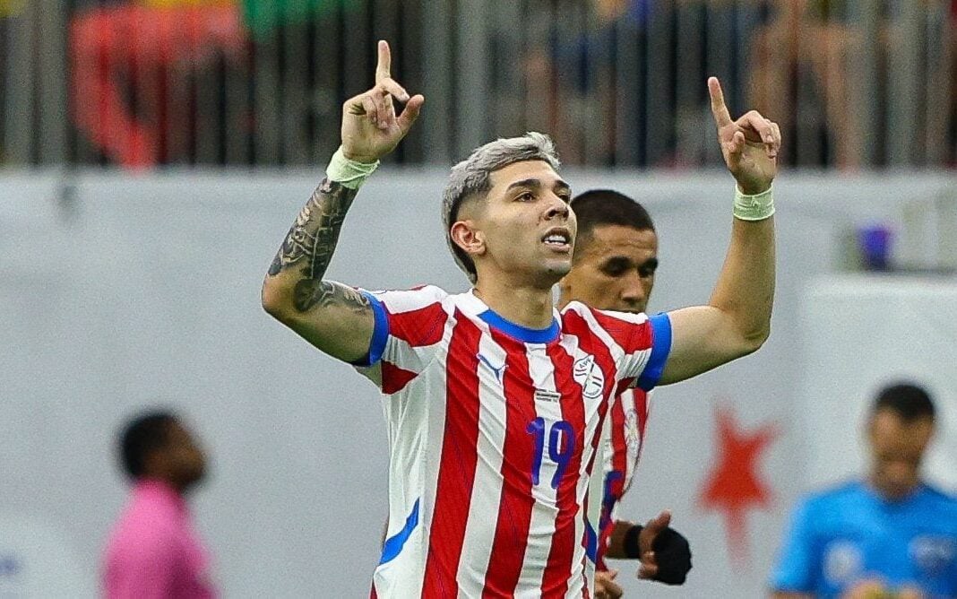 Julio Enciso marcou os dois gols pela seleção do Paraguai na Liga dos Campeões. (Foto: Reprodução/X/@CONMEBOL)