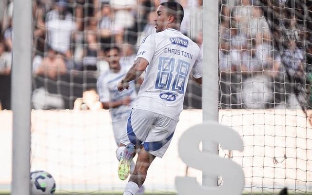 Christian abriu o placar na vitória do Cruzeiro sobre o Botafogo por 2 a 0, no Nilton Santos (Foto: Rodrigo Ferreira/Cruzeiro)