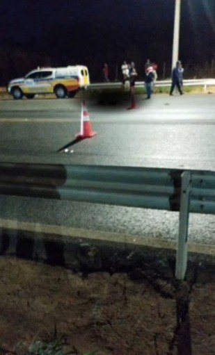 Ciclista morre atropelado ao tentar atravessar LMG-653, em direção ao bairro Portal dos Ipês, em Montes Claros