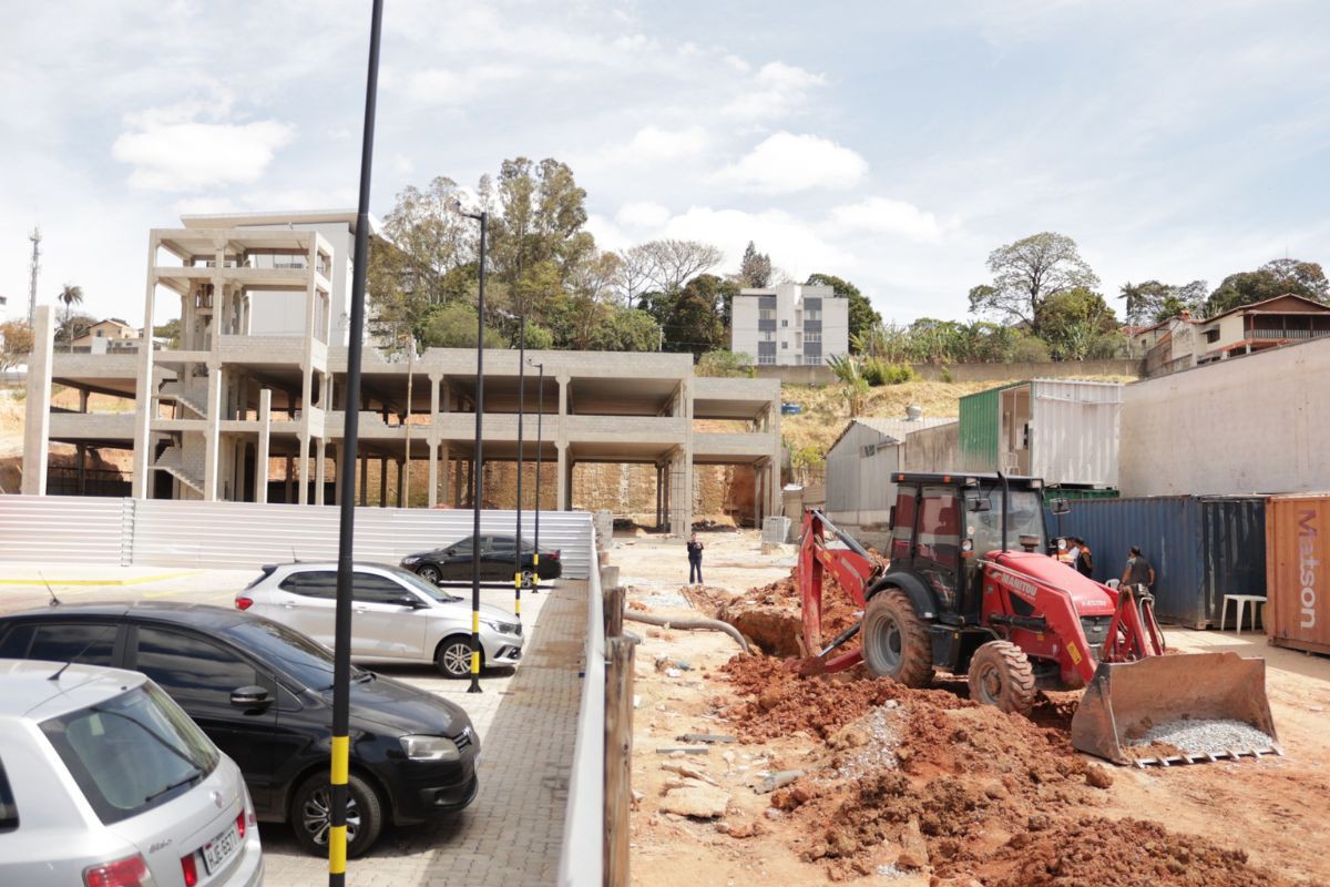 Acidente ocorreu na avenida das Américas, na manhã desta terça (2)