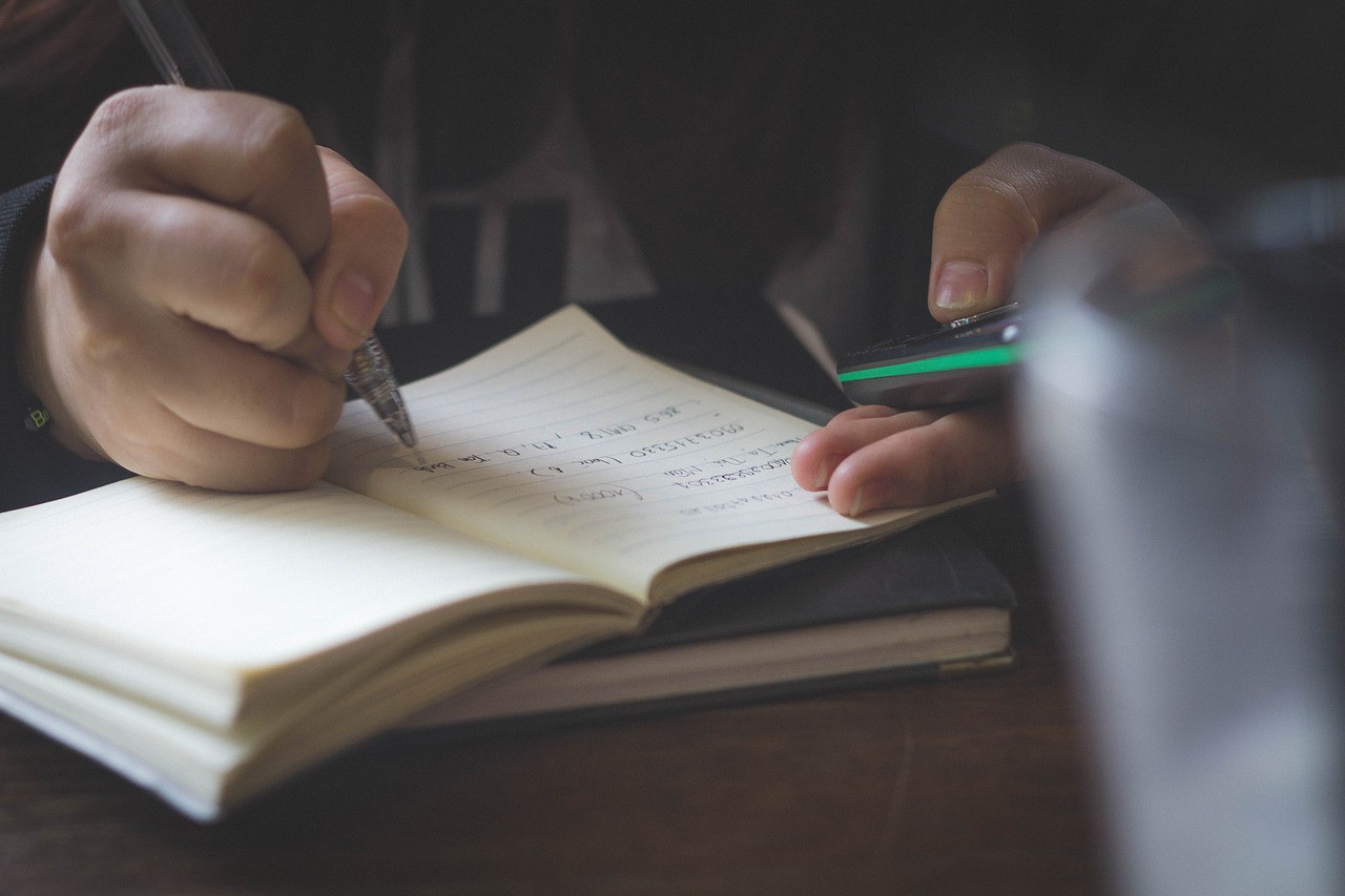 Inscrições para o EJA ficam abertas durante todo o ano em BH; inscrições podem ser feitas em 94 escolas da capital mineira