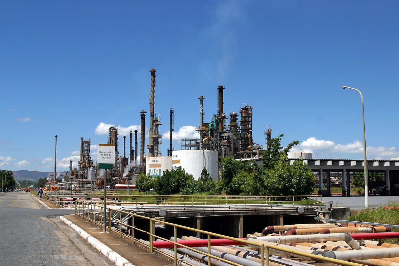O preço da gasolina foi alterado apenas uma vez no ano nas refinarias da Petrobras