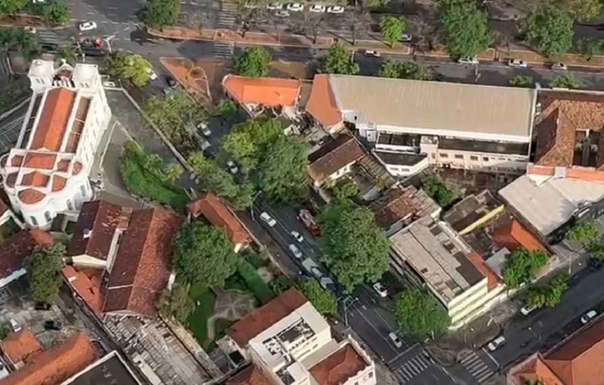 Imagem aérea mostra o local do incidente