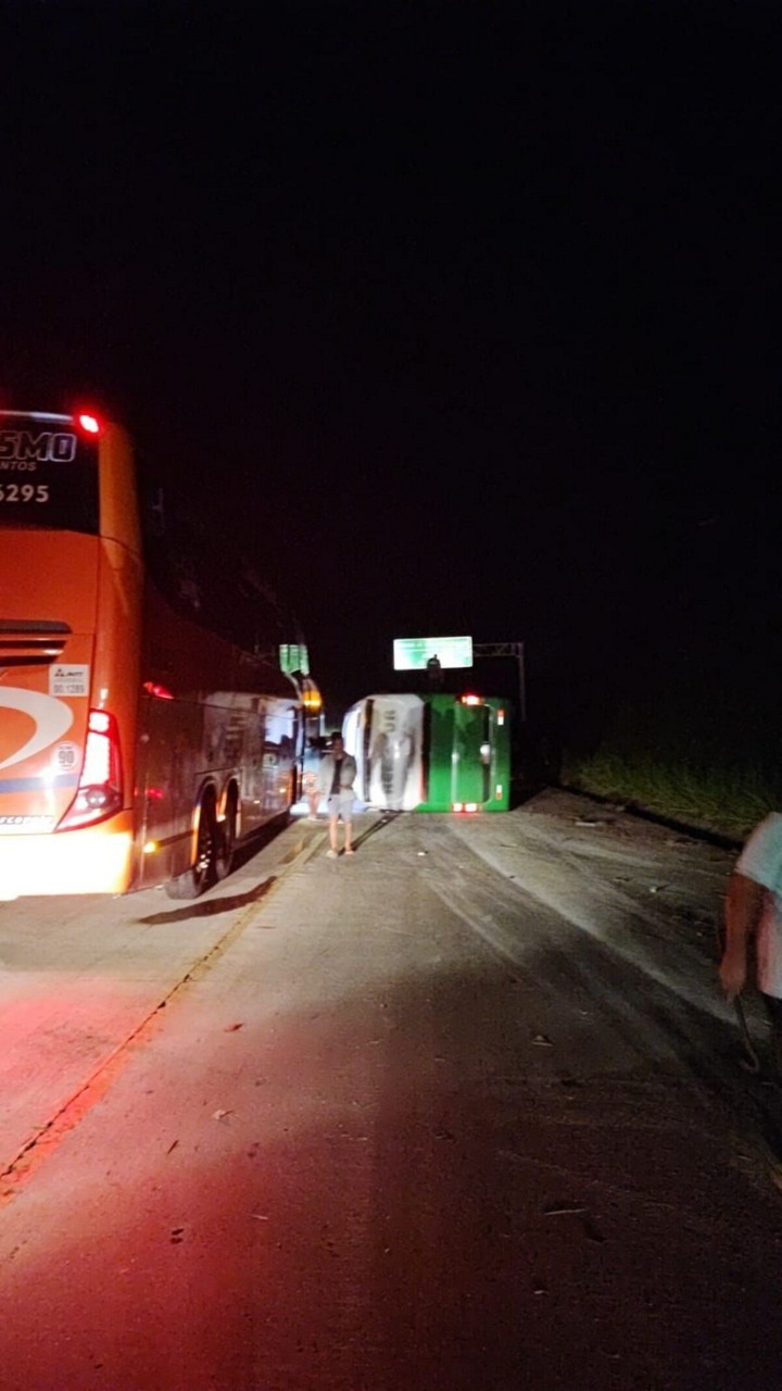 No local, os bombeiros constataram durante a triagem 20 vítimas
