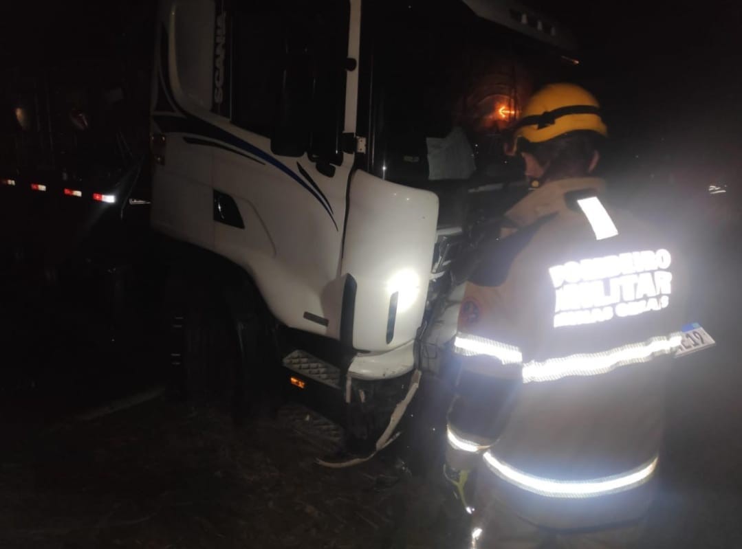  Outras quatro pessoas ficaram feridas; a colisão ocorreu na Rodovia LMG 798, no KM 35, na zona rural de Uberaba, no Triângulo Mineiro