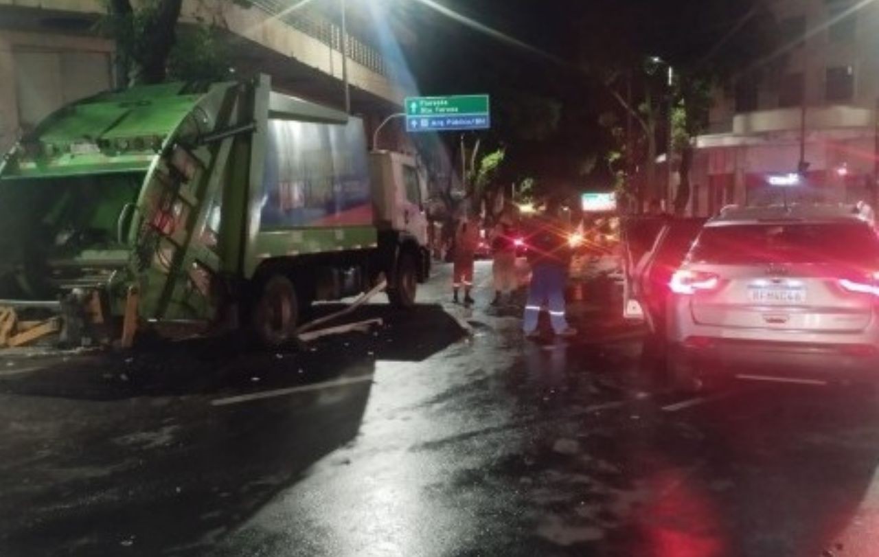 Acidente ocorreu na madrugada deste sábado (30/8)