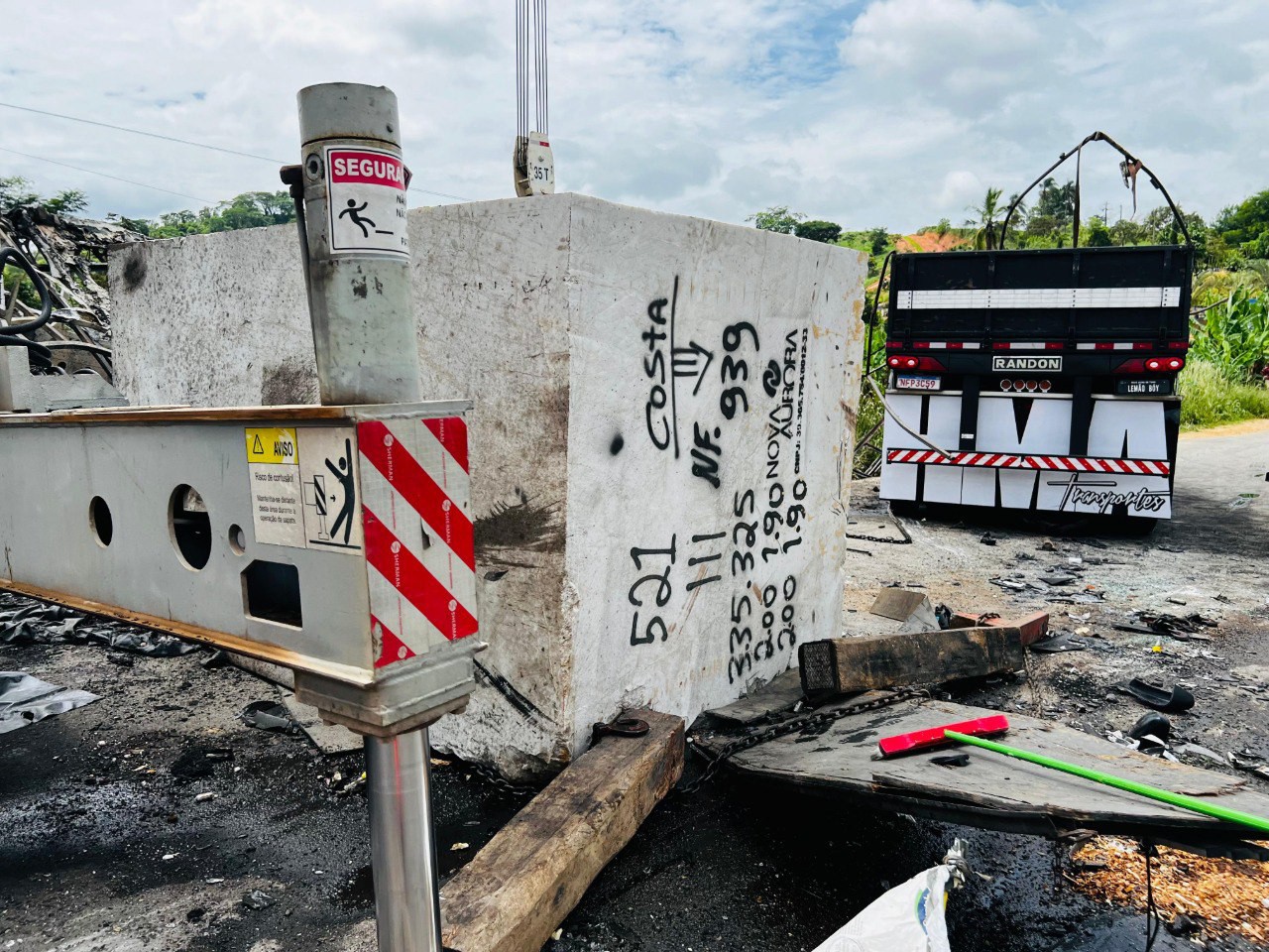 Bloco de concreto seria uma das causas do acidente 