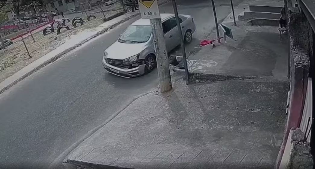 Acidente ocorreu na rua Felipe Drumond, no bairro Lajedo, em BH