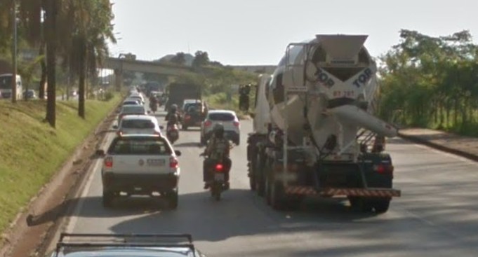 Incêndio em carro provoca lentidão no trânsito na MGC-356 (imagem ilustrativa) 