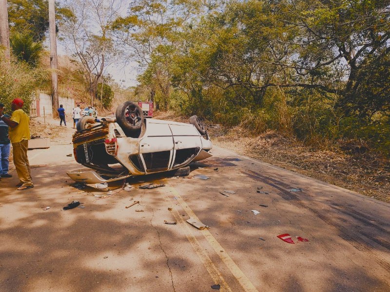 Segundo testemunhas, o veículo estava em alta velocidade