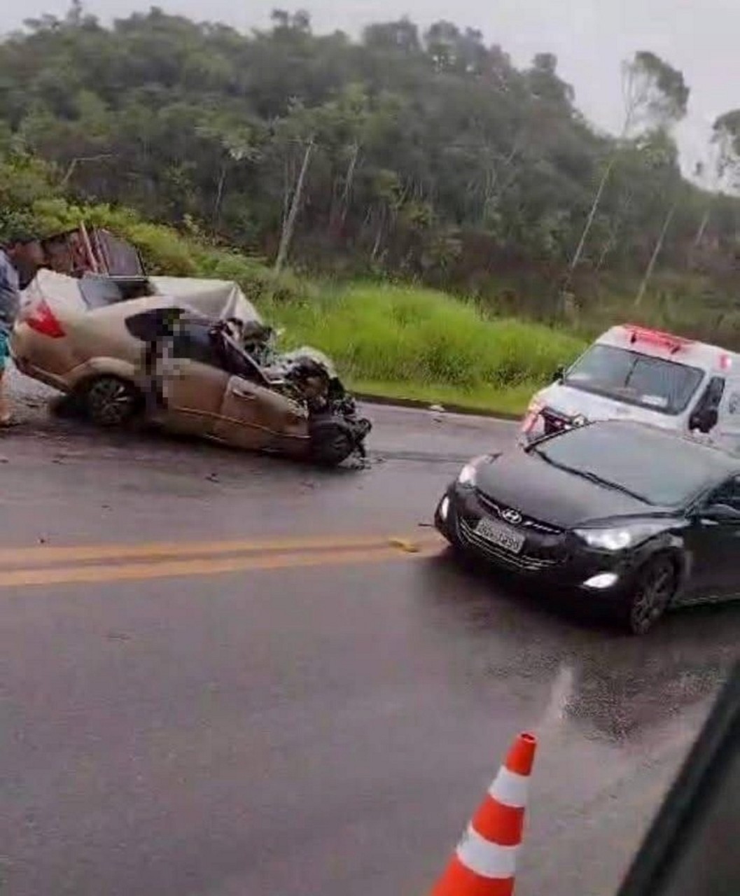 Equipes de perícia da Polícia Civil (PCMG) foram acionadas para o local
