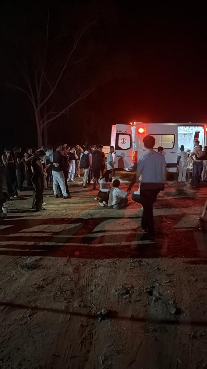 Ônibus caiu em ribanceira na BR-259