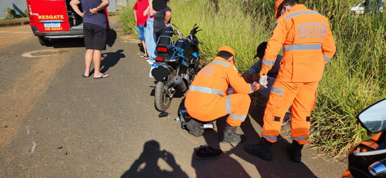 Homem fica ferido após batida entre carro e moto em Araxá, no Triângulo Mineiro