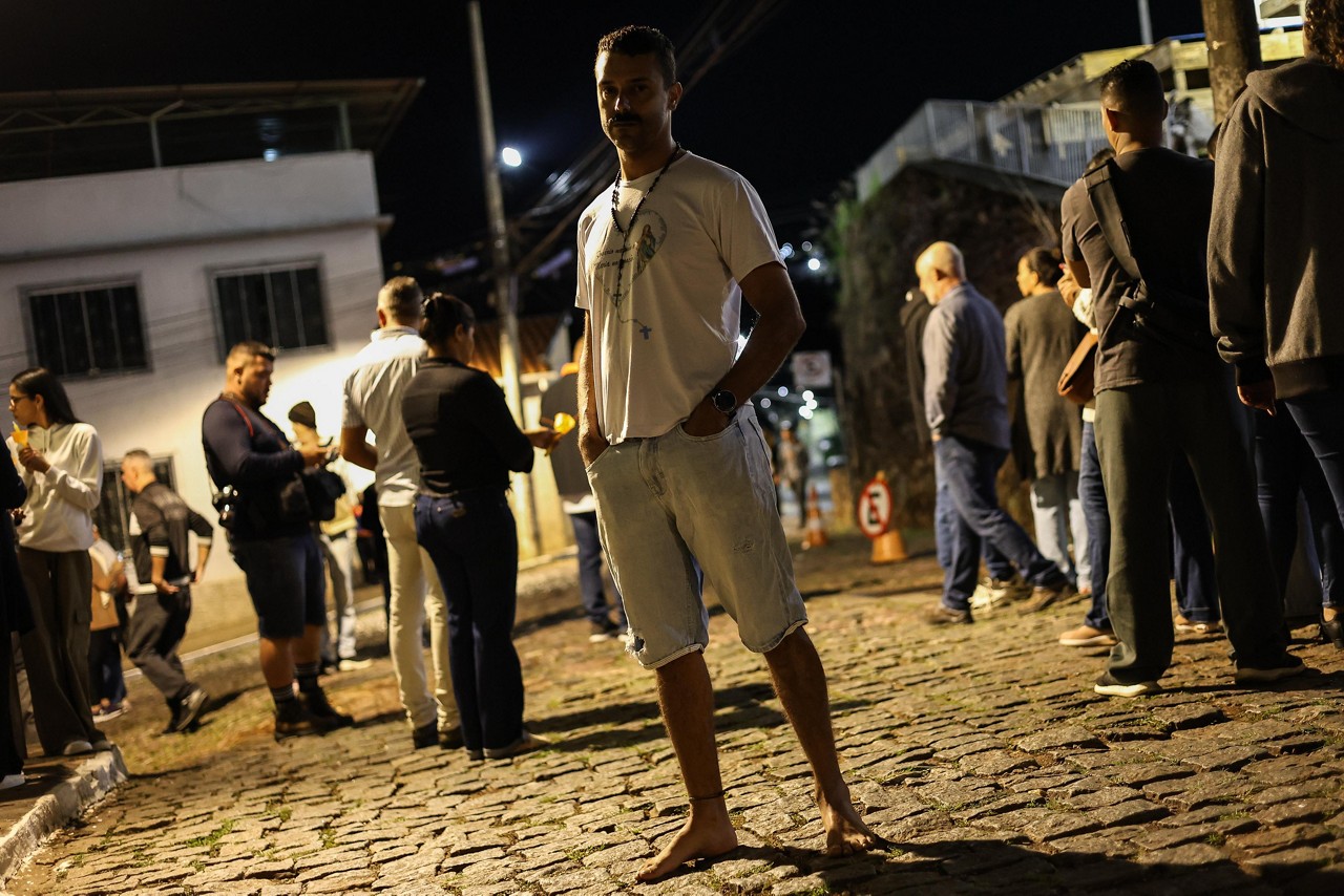 Arthur Augusto, de 37 anos, participou da Procissão da Penitência