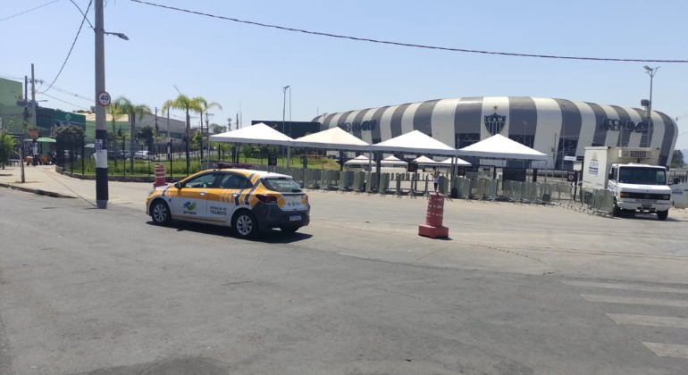 Os motoristas devem ficar atentos à sinalização e às orientações dos agentes da Unidade Integrada de Trânsito