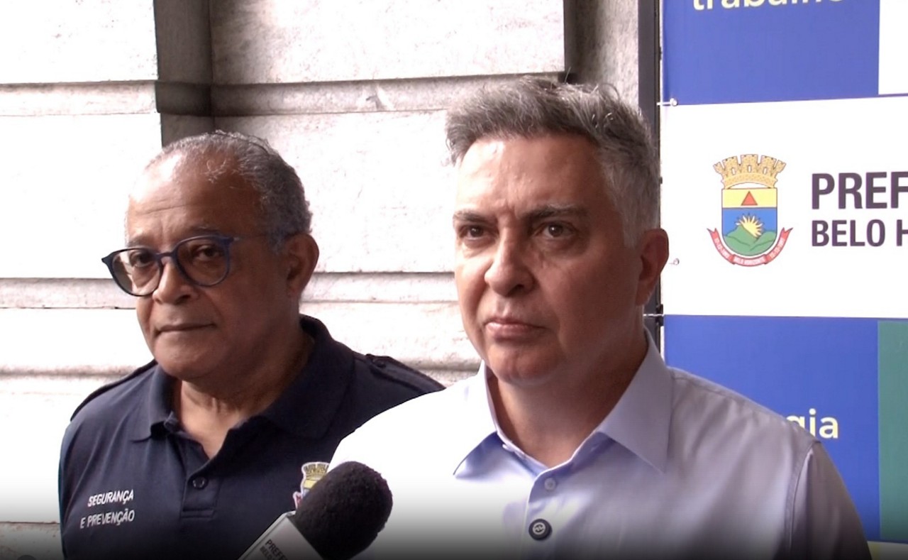 Álvaro Damião em coletiva nesta segunda-feira