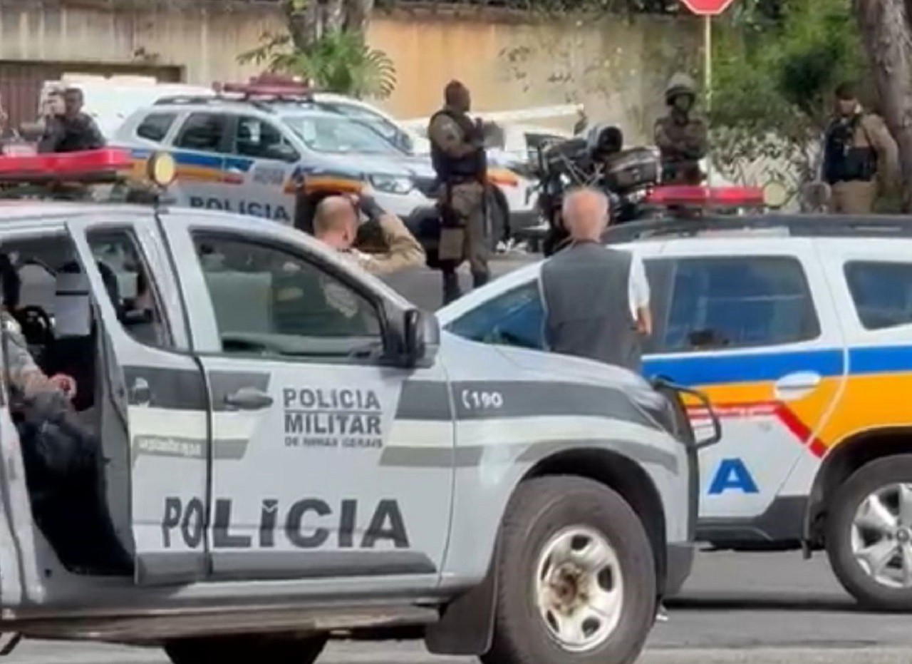 PM mobilizou forte efetivo após trio invadir casa no bairro Belvedere, em BH