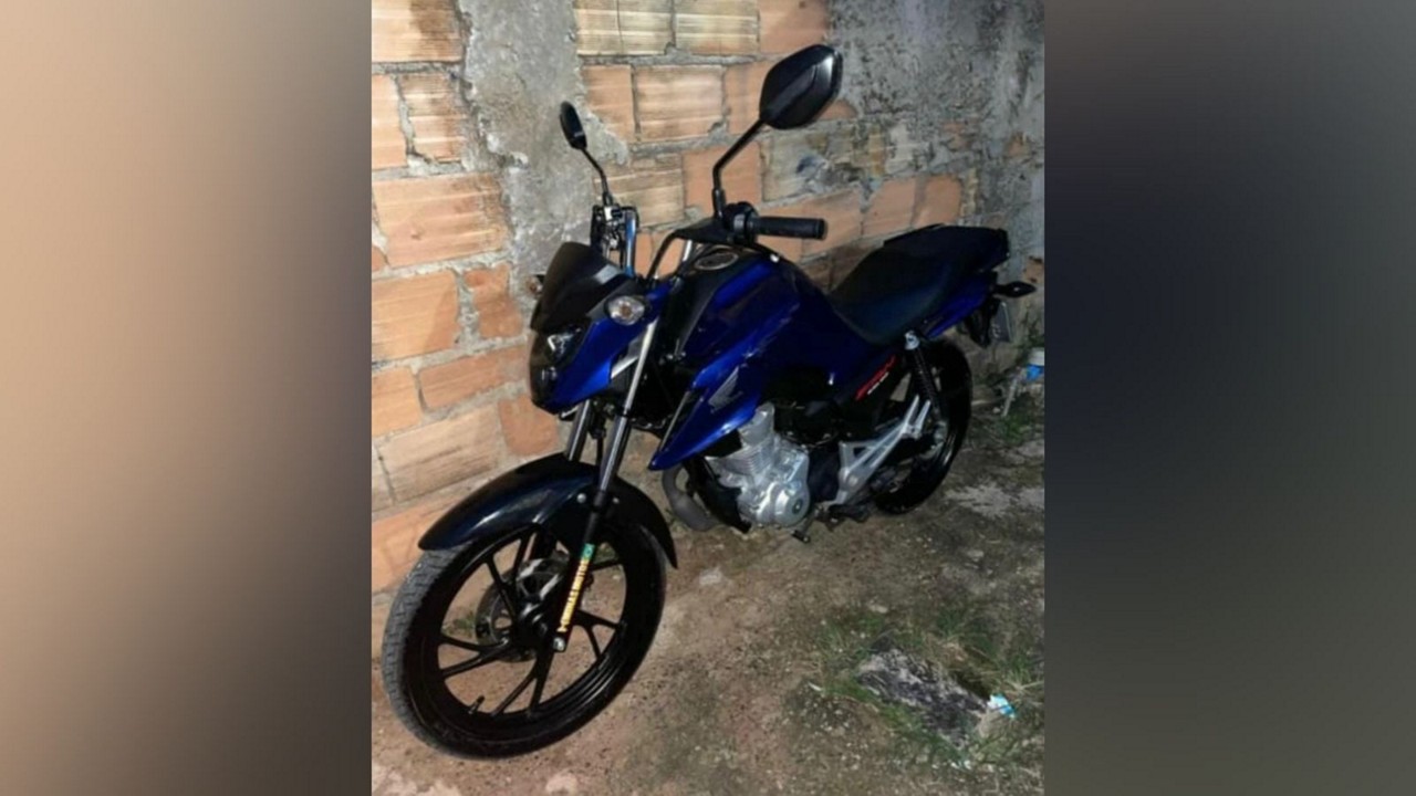 Moto foi furtada enquanto a vítima trabalhava