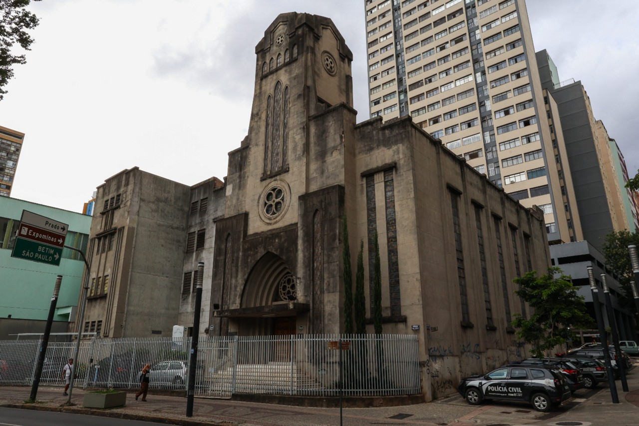 A Primeira Igreja Batista de Belo Horizonte foi projetada pelo engenheiro, arquiteto e membro Alberto Mazzoni Andrade