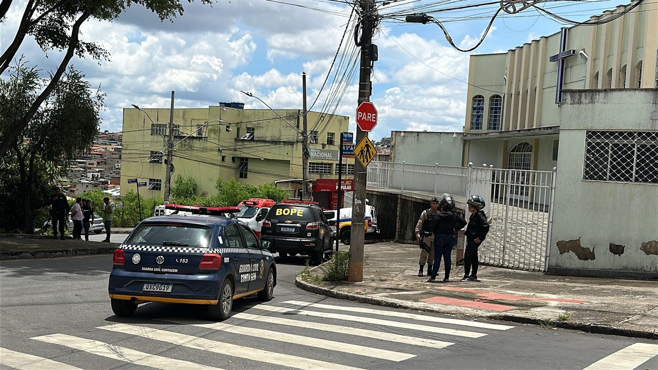 Equipes do Bope estão no local para negociações com sequestrador 