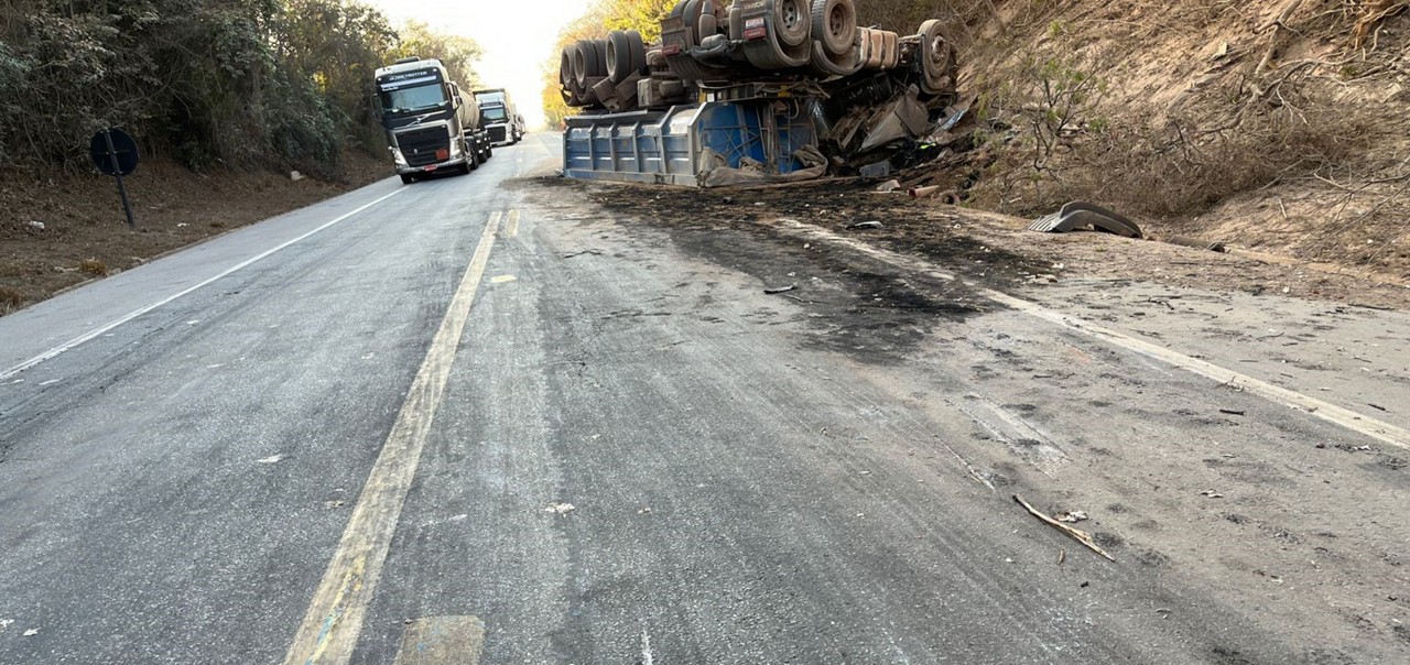 Acidente na BR-262 deixa caminhoneiro morto nesta quinta-feira
