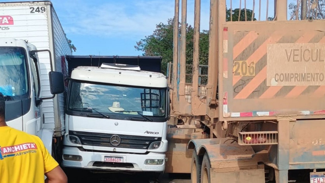 Acidente ocorreu na manhã desta terça-feira (29/7)