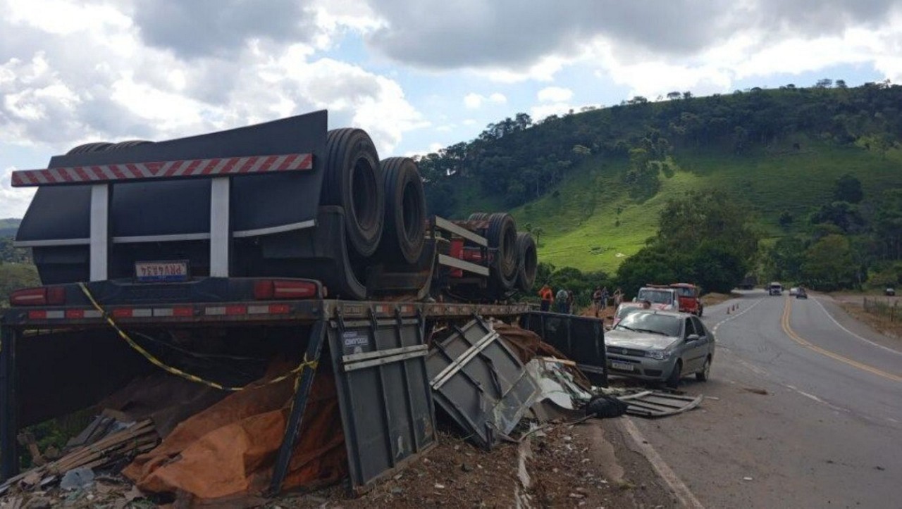 Acidente ocorreu no fim da manhã desta sexta-feira (2 de maio)