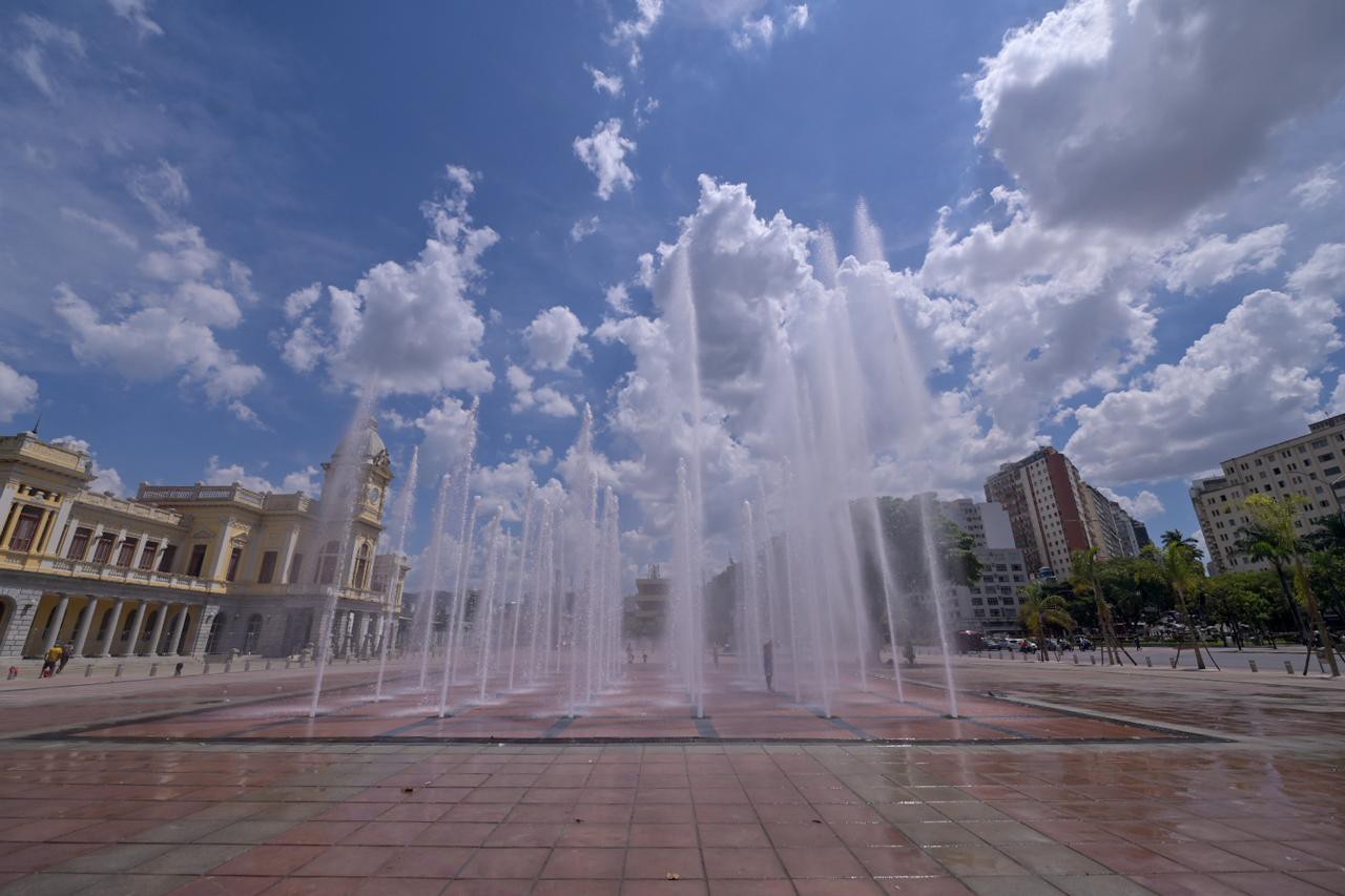 Previsão do tempo indica que o sábado (15) será de forte calor em BH