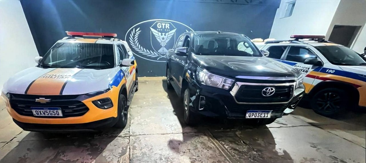 Veículo estava com numeração do chassi adulterada e com a placa falsa