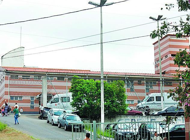 Familiares reclamam por não ter recebido nenhuma informação sobre a suspensão das visitas