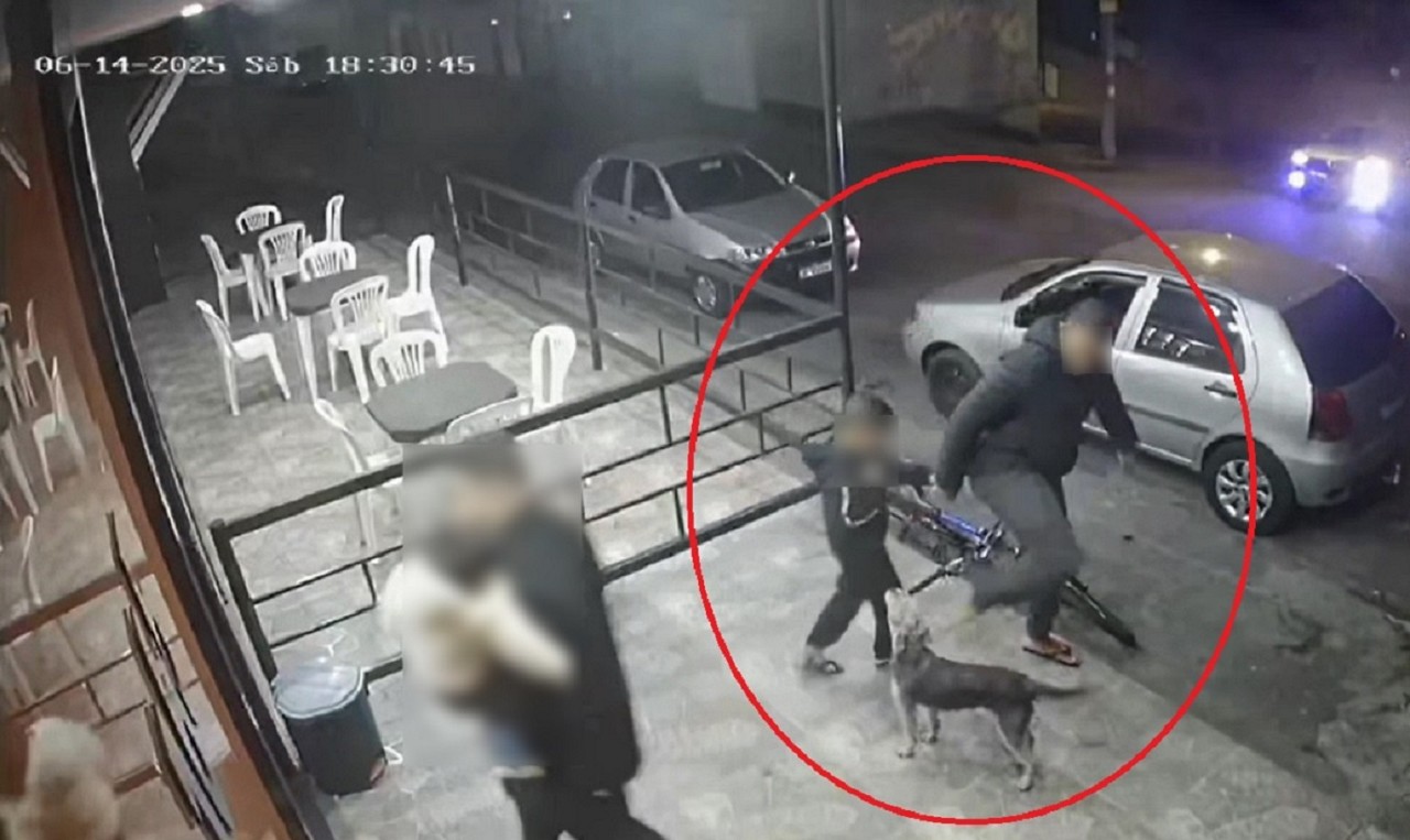 Vídeo flagrou o momento exato do chute dado pelo homem