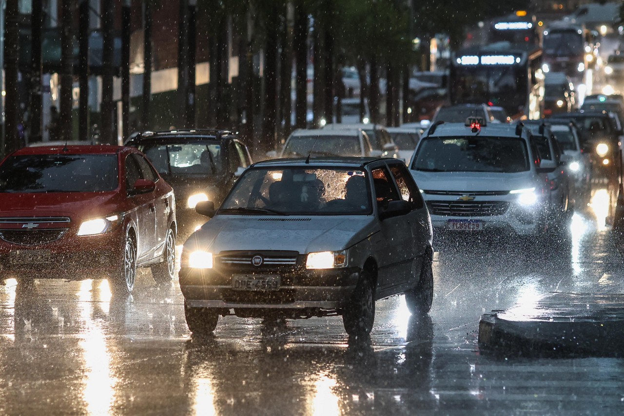 Chuva na região Centro-Sul de Belo Horizonte 