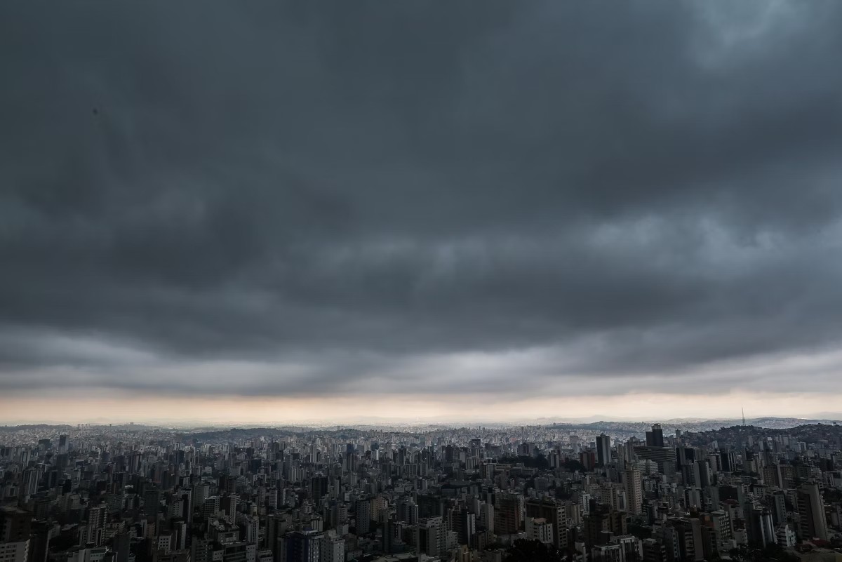Chove forte em BH na tarde desta segunda-feira (10). Foto: Flávio Tavares/O TEMPO