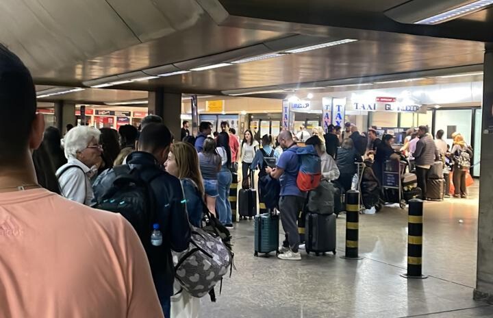 Um forte temporal atingiu a capital paulista e cidades da região metropolitana no final da tarde desta sexta-feira (20), causando diversos transtornos.
