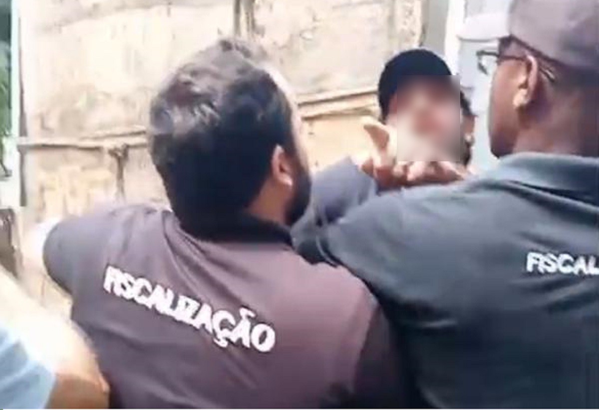 Imagem recebida por O TEMPO mostra confusão envolvendo fiscais da PBH