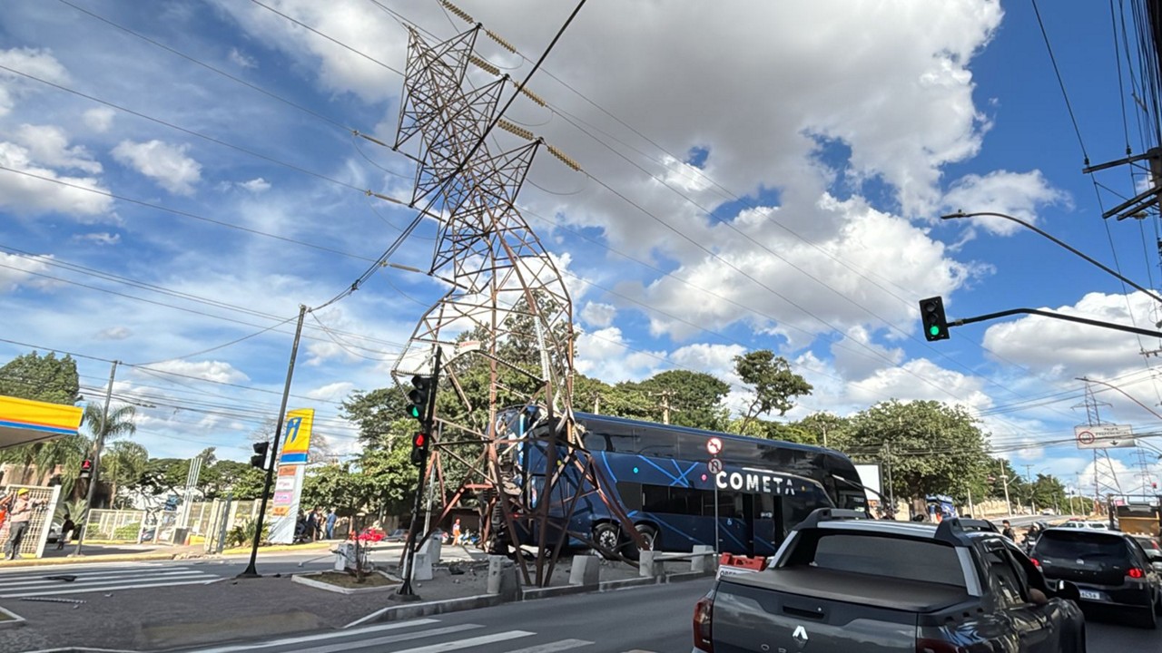 Acidente foi na avenida Babita Camargos