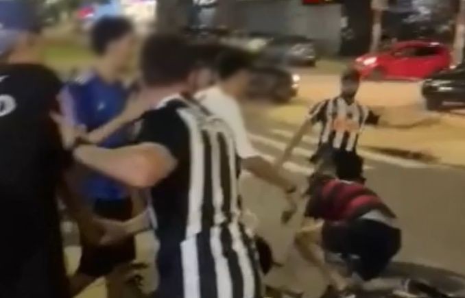Torcedor do Flamengo foi acertado com um chute no rosto durante o episódio de violência 