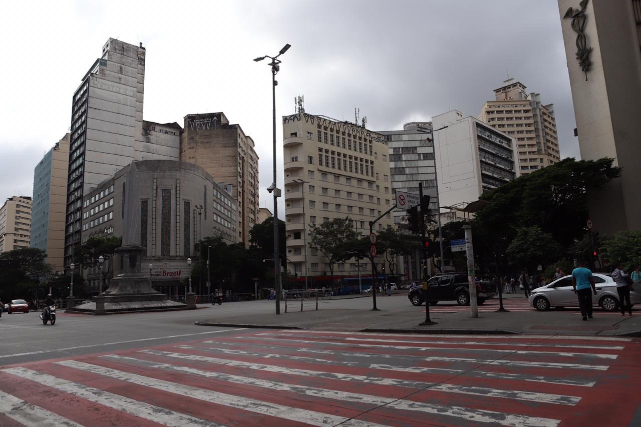 Cidade amanheceu vazia no primeiro dia do decreto