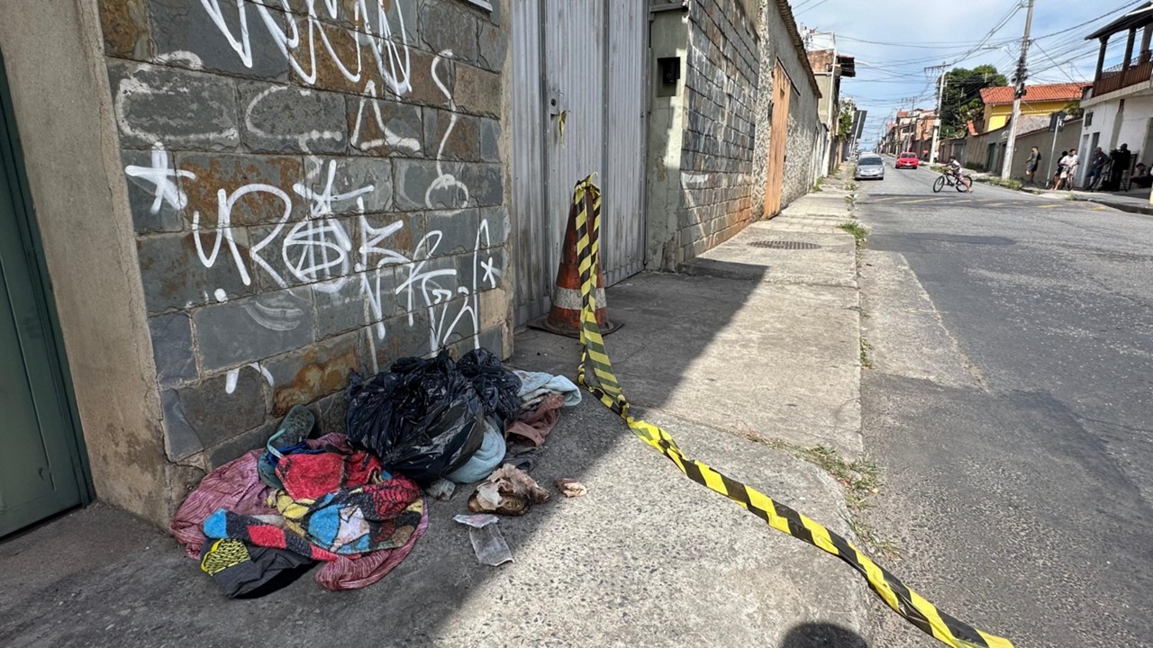 O corpo de um bebê recém-nascido foi encontrado no local por um gari que fazia a coleta de lixo